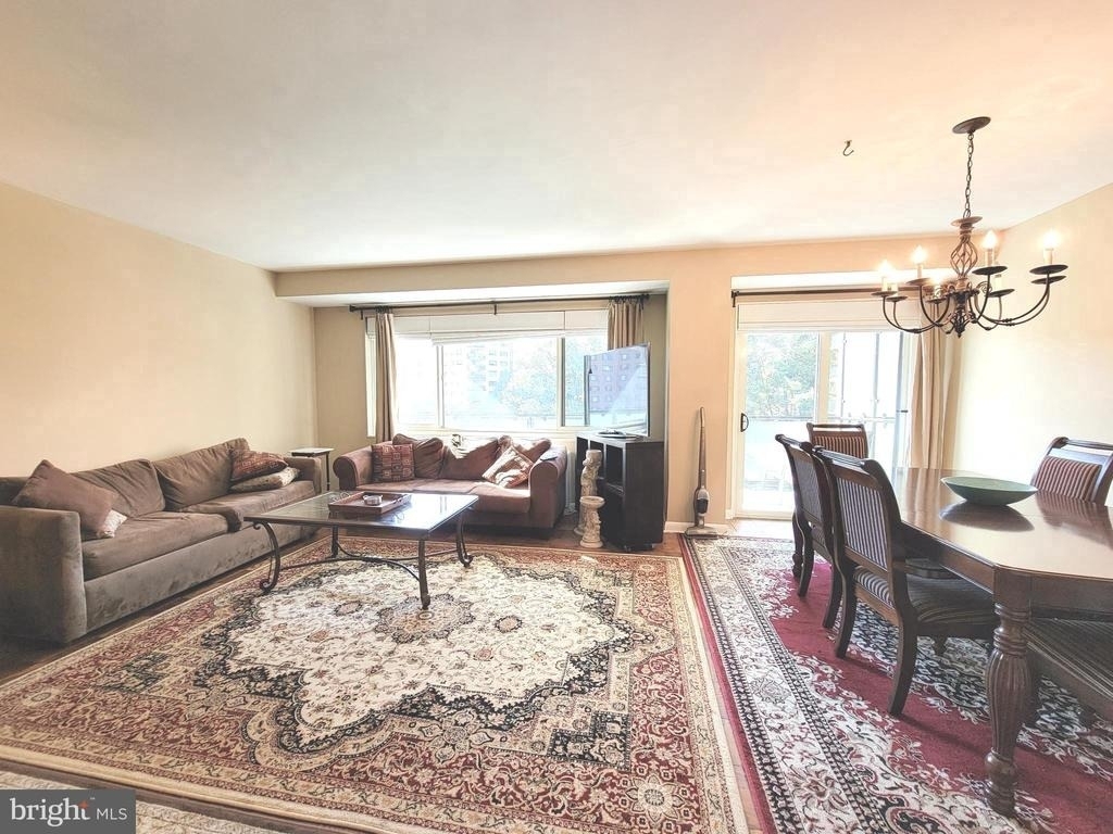 4201 Cathedral Avenue Nw - Photo 3