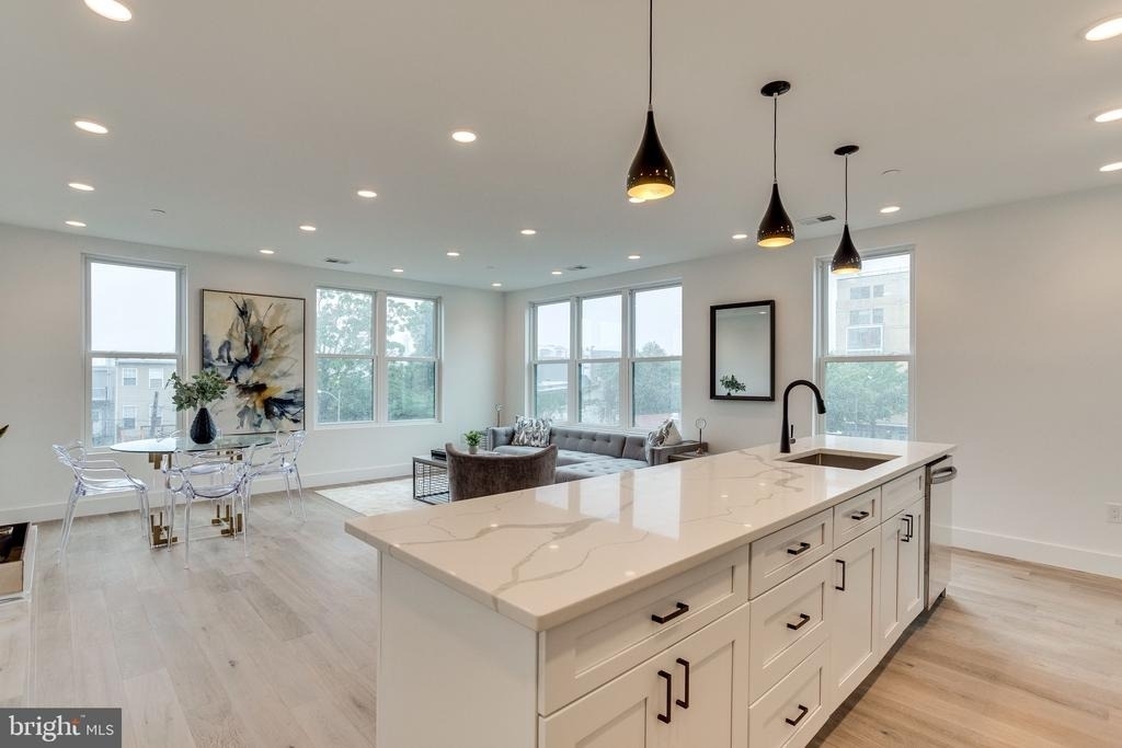 646 Newton Place Nw - Photo 0