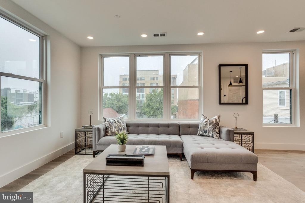 646 Newton Place Nw - Photo 2