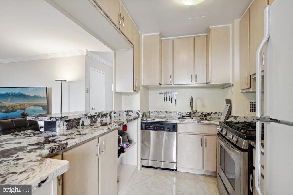 950 25th Street Nw - Photo 9