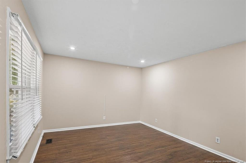 6604 Vaughn Road - Photo 4