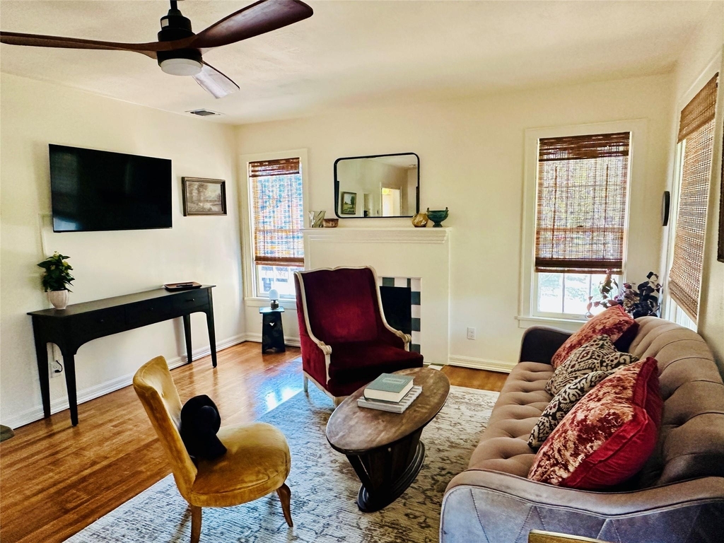 4811 Shoalwood Ave - Photo 8