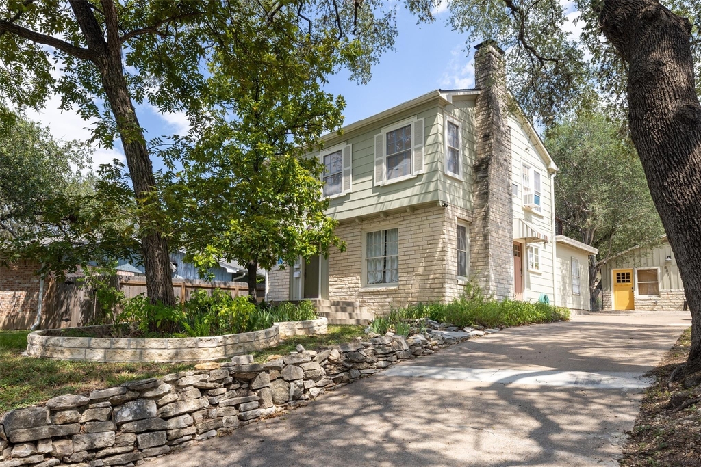 4811 Shoalwood Ave - Photo 1