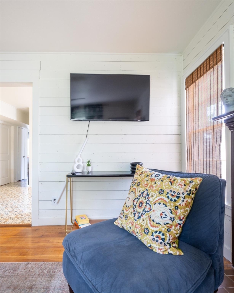 4811 Shoalwood Ave - Photo 12