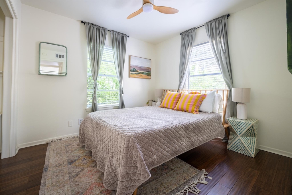 4811 Shoalwood Ave - Photo 21