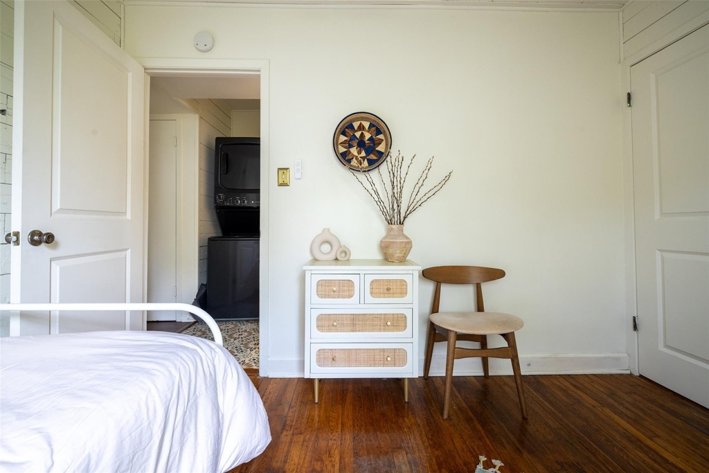 4811 Shoalwood Ave - Photo 18