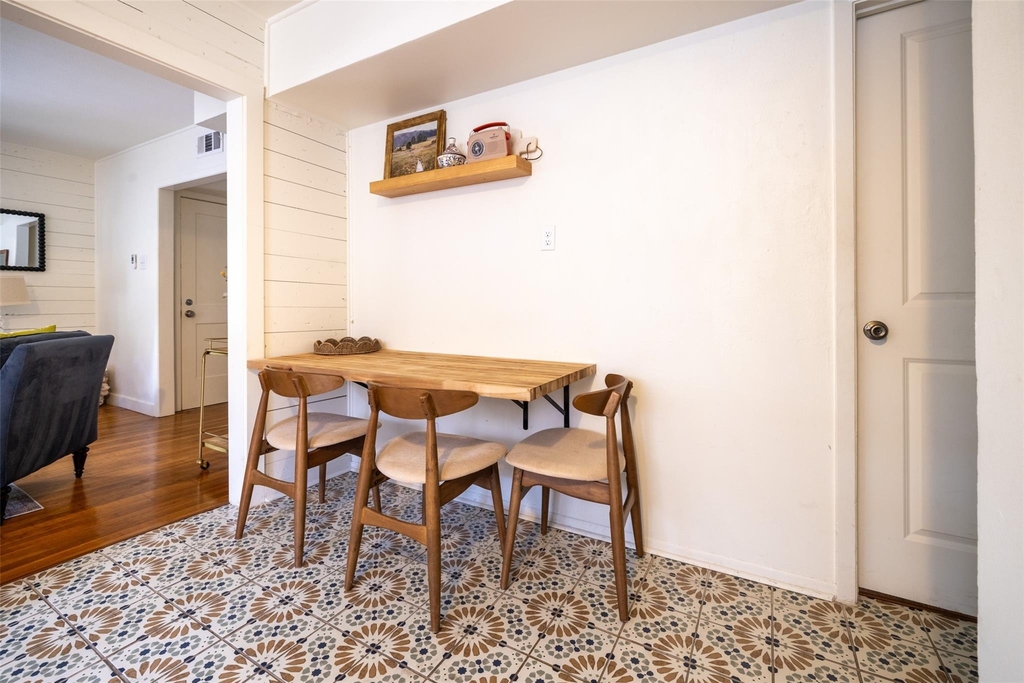 4811 Shoalwood Ave - Photo 7