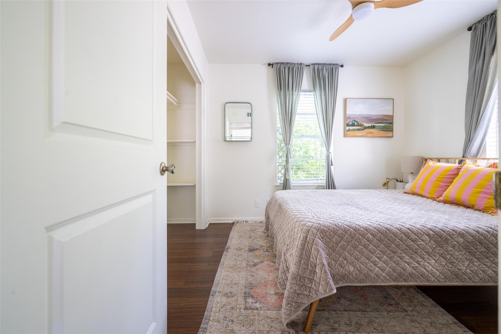 4811 Shoalwood Ave - Photo 22