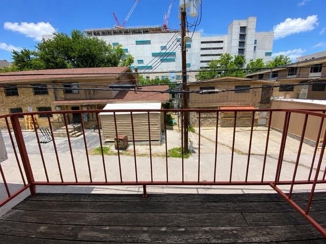 706 W 22nd St - Photo 14