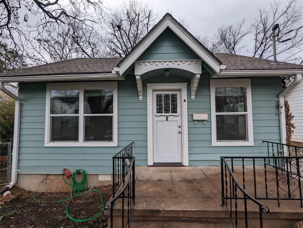 4526 Avenue H Ave - Photo 0