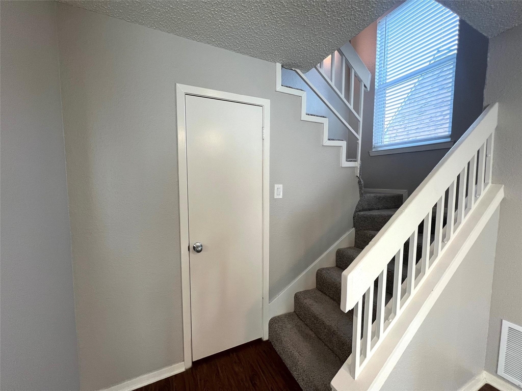 2018 W Rundberg Ln - Photo 11