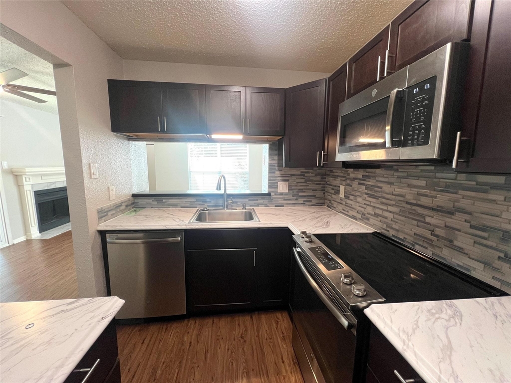 2018 W Rundberg Ln - Photo 9