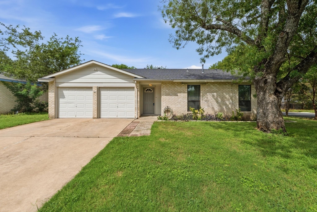 3009 Bushnell Dr - Photo 0