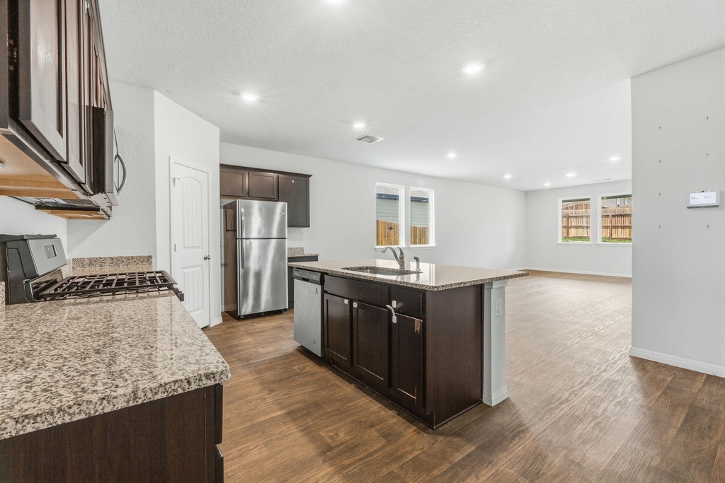 202 Eagle Mountain Trl - Photo 8