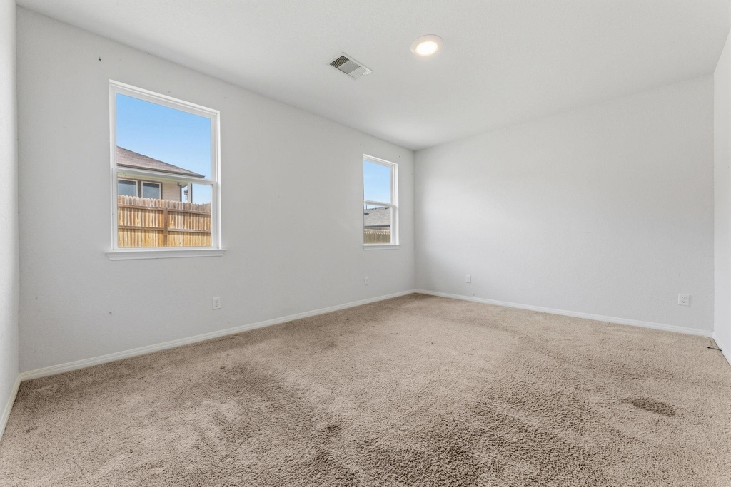 202 Eagle Mountain Trl - Photo 3