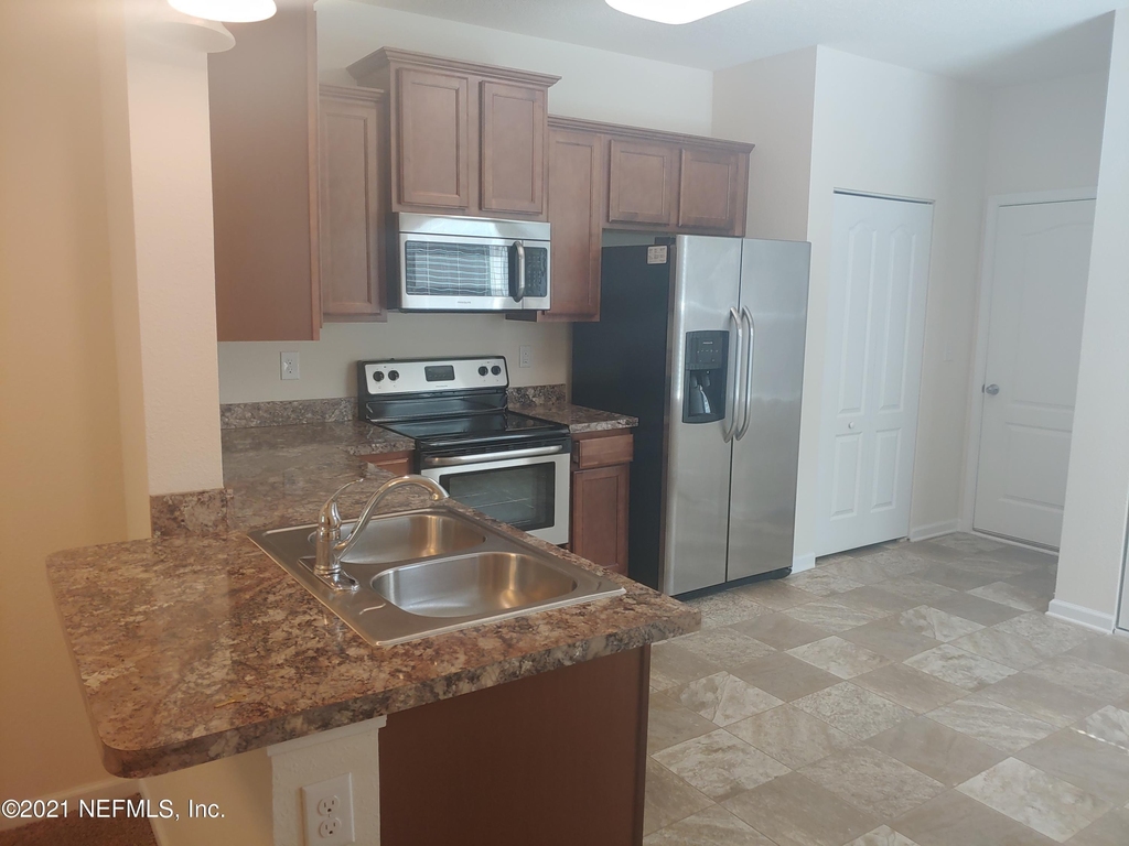 340 Servia Drive - Photo 3