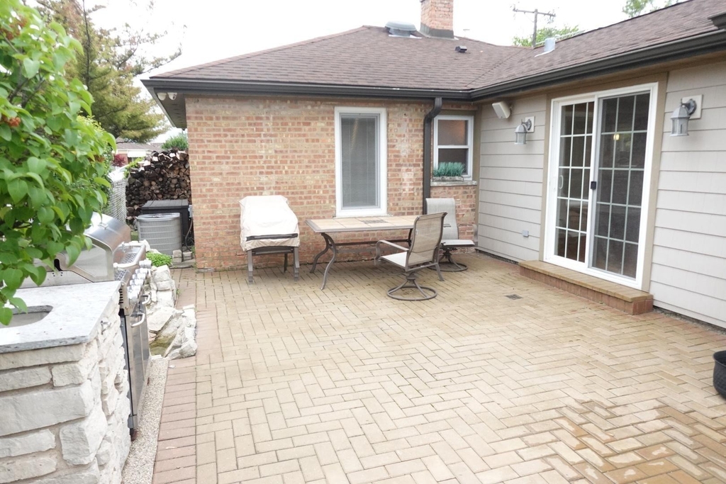 9544 Nerbonne Avenue - Photo 16