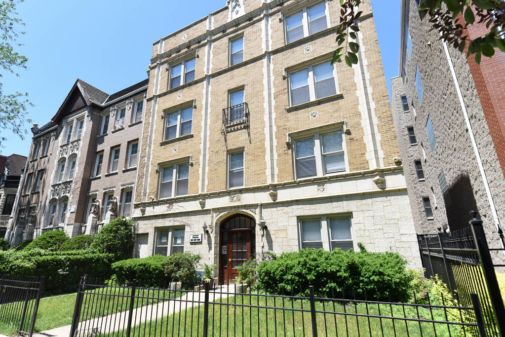 640 W Wrightwood Avenue - Photo 0