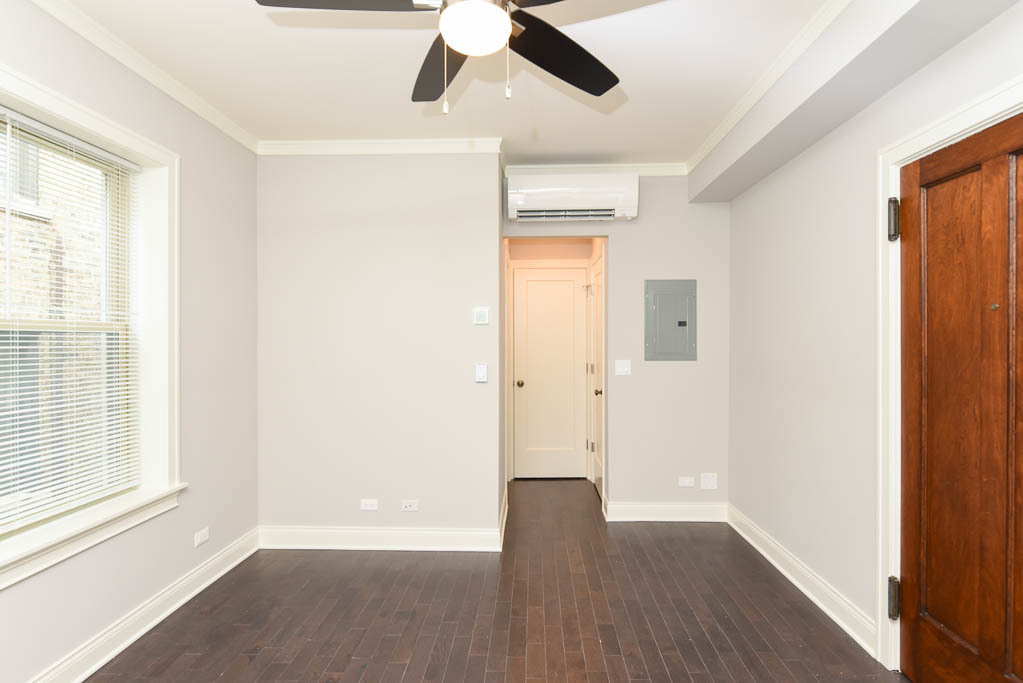 640 W Wrightwood Avenue - Photo 4