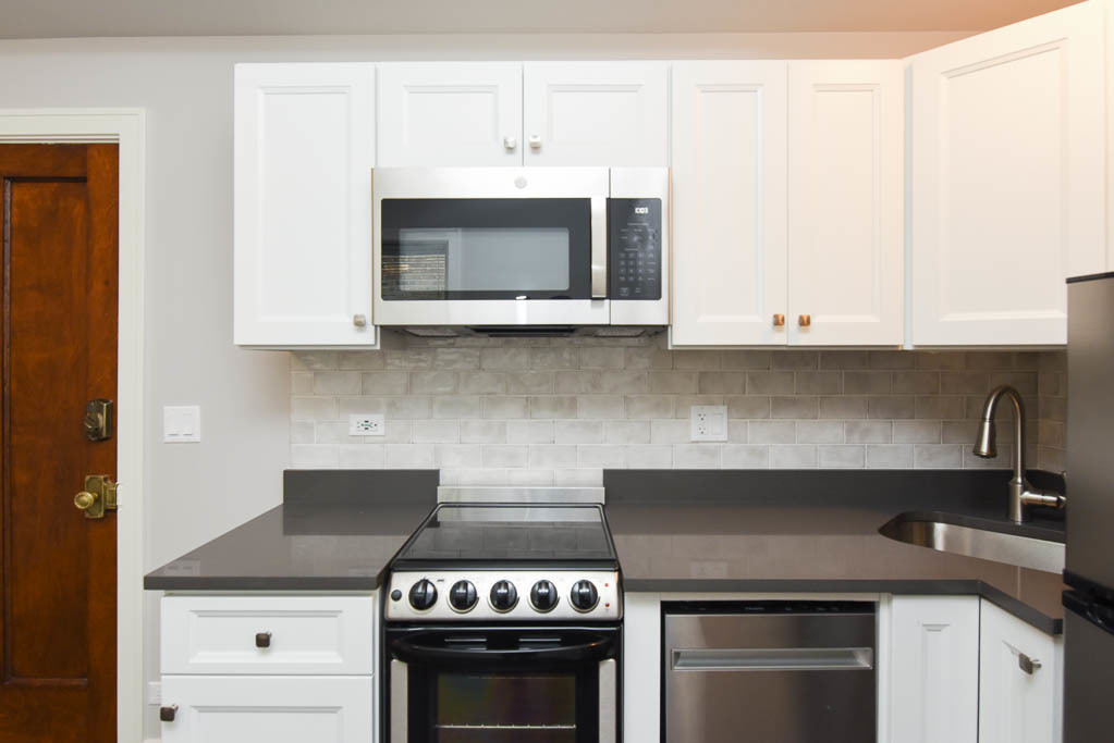 640 W Wrightwood Avenue - Photo 2