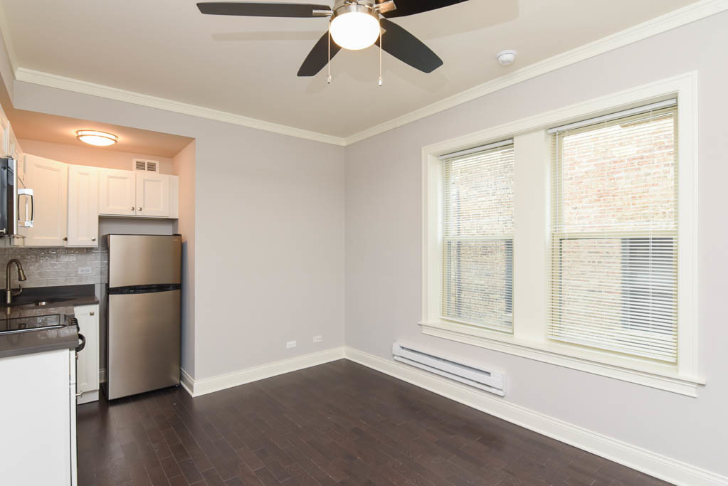 640 W Wrightwood Avenue - Photo 11