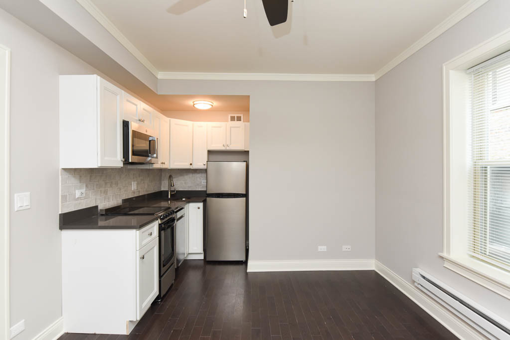 640 W Wrightwood Avenue - Photo 10
