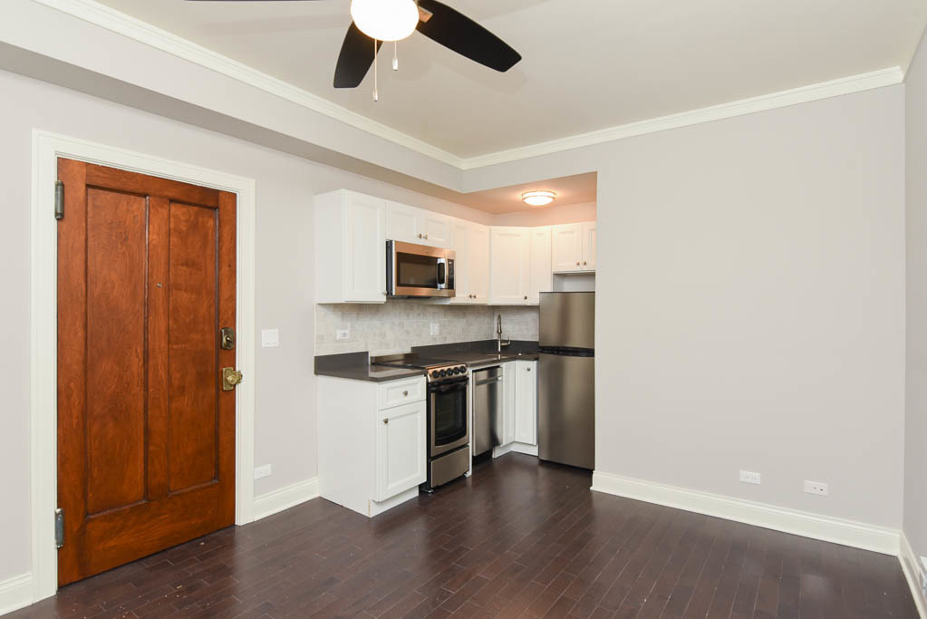 640 W Wrightwood Avenue - Photo 9