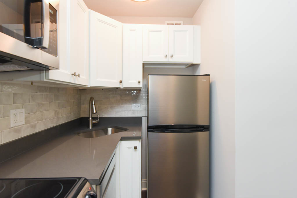 640 W Wrightwood Avenue - Photo 3