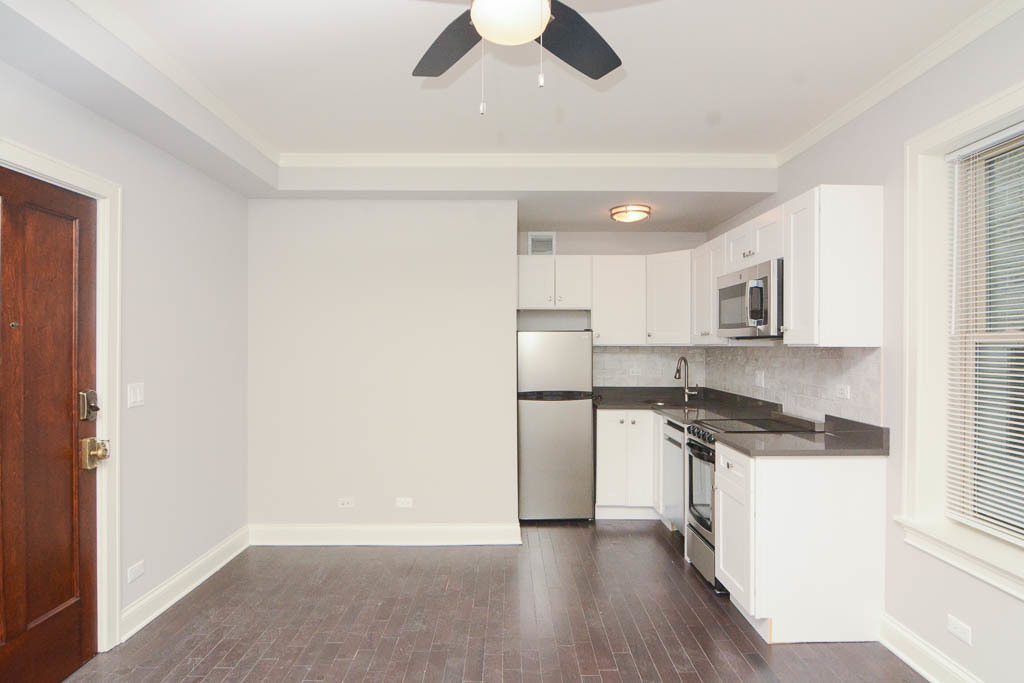 640 W Wrightwood Avenue - Photo 9