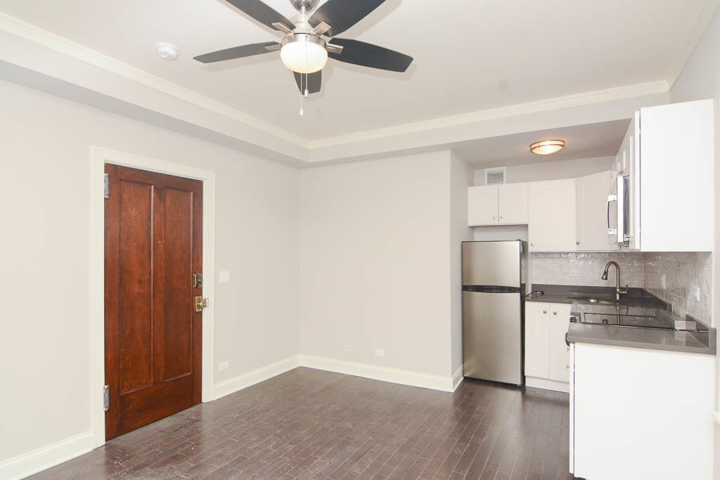 640 W Wrightwood Avenue - Photo 8