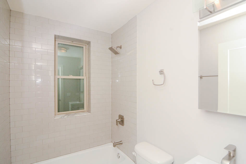640 W Wrightwood Avenue - Photo 12