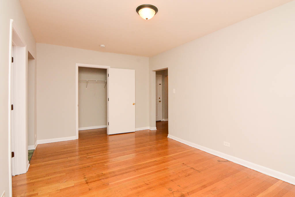 5736 N Winthrop Avenue - Photo 7