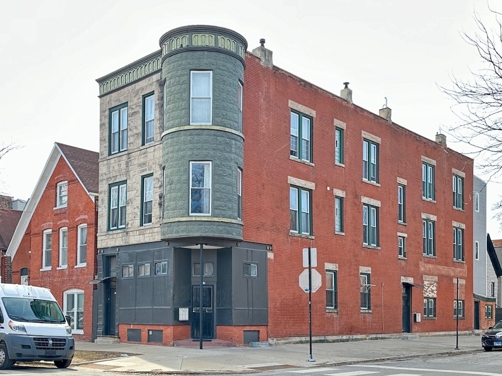 2609 W Thomas Street - Photo 0