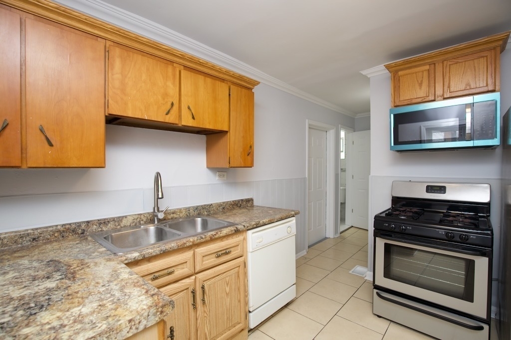 2609 W Thomas Street - Photo 2