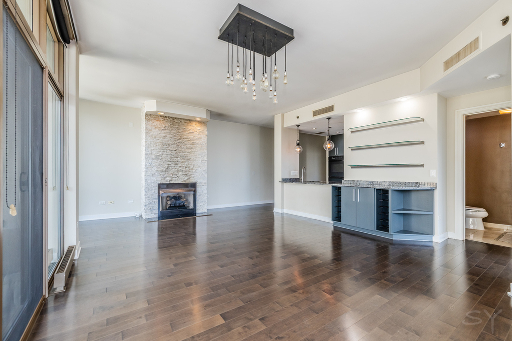 21 E Huron Street - Photo 33