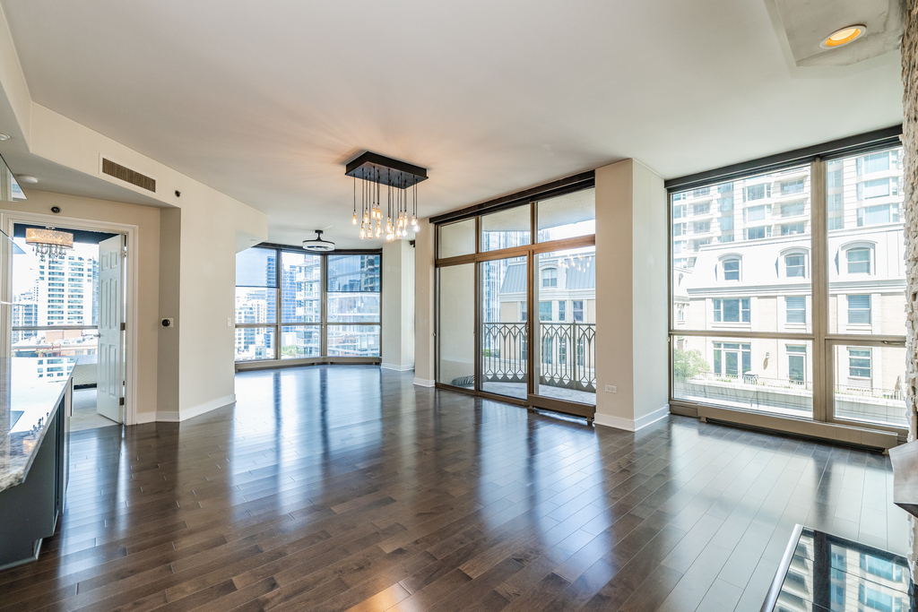 21 E Huron Street - Photo 19