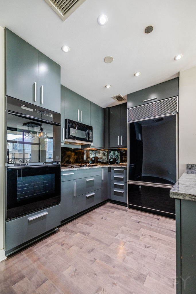 21 E Huron Street - Photo 16