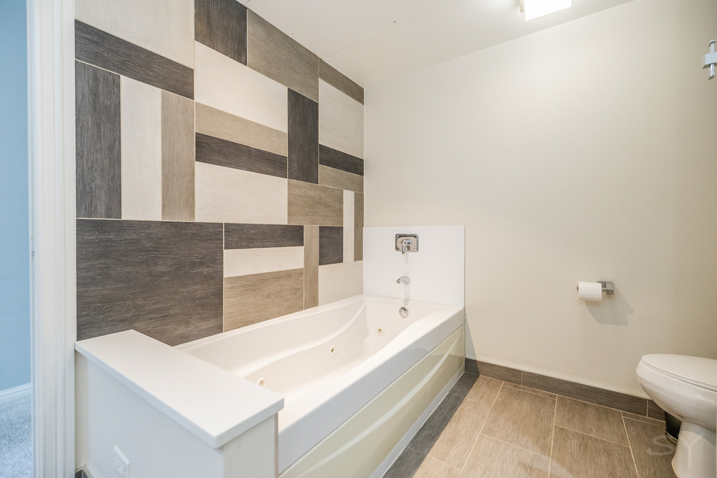 21 E Huron Street - Photo 49