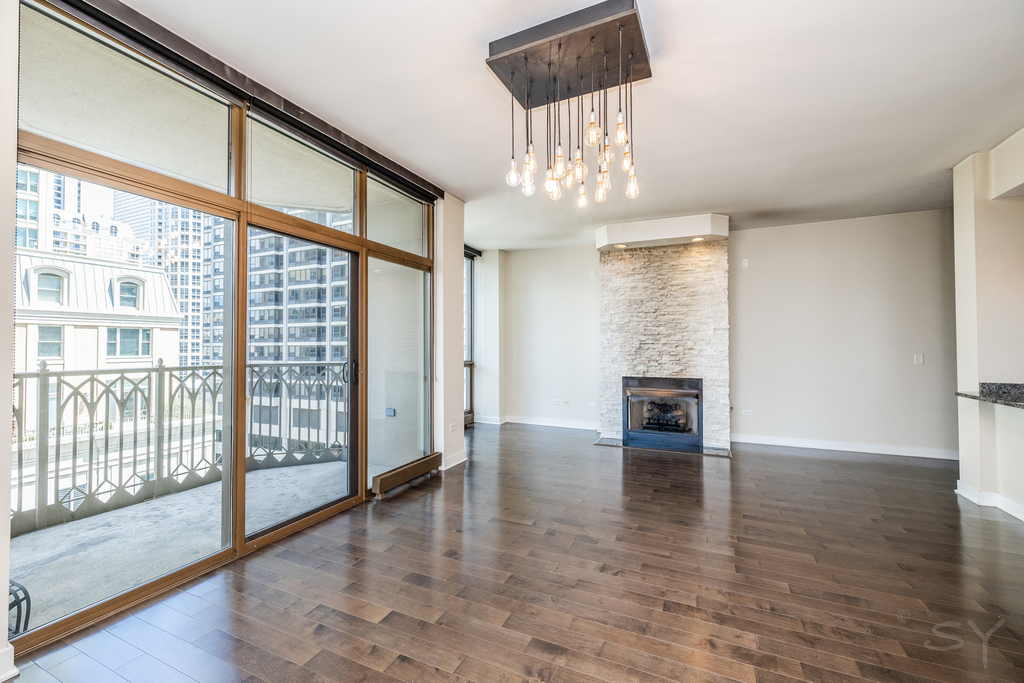 21 E Huron Street - Photo 30