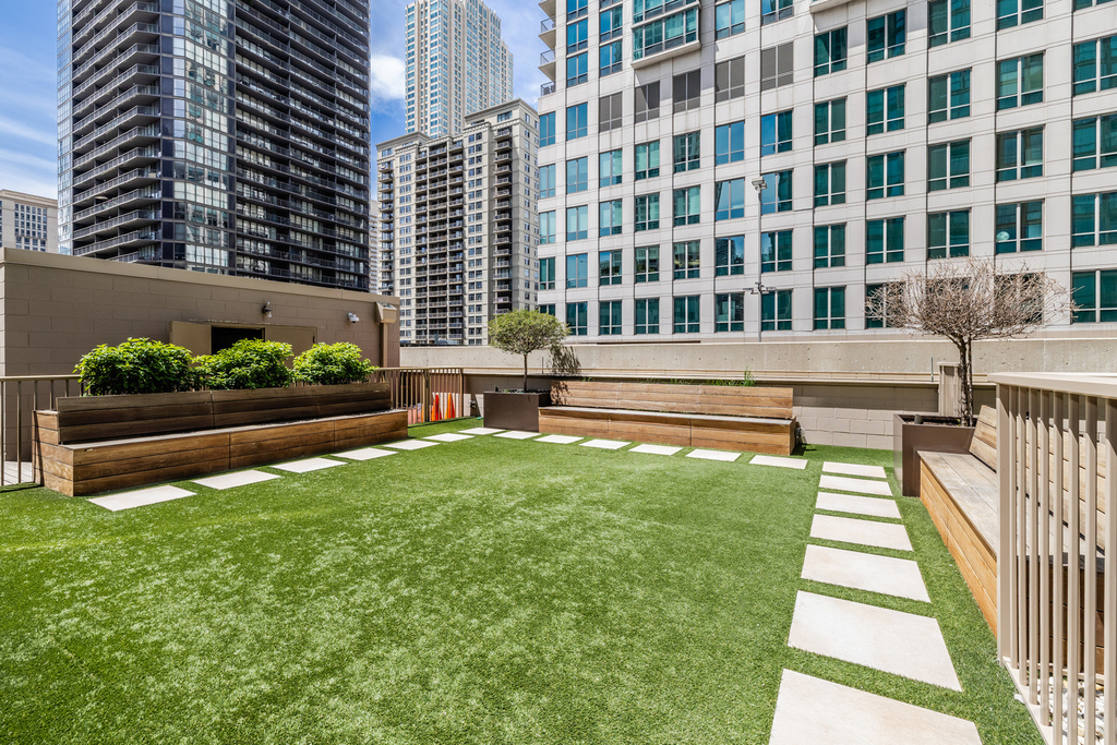 21 E Huron Street - Photo 77
