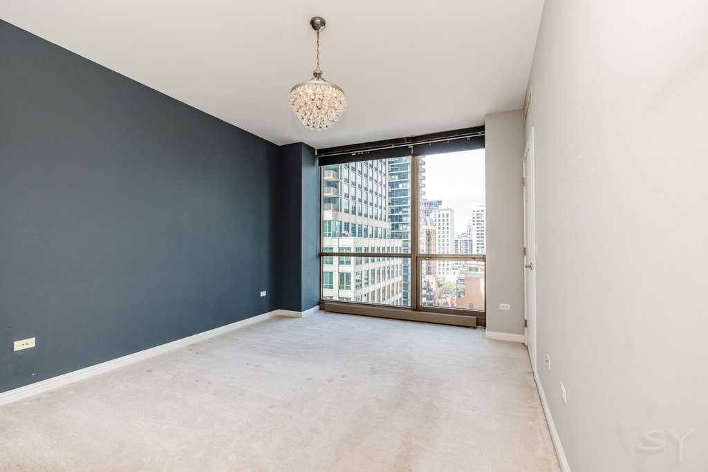 21 E Huron Street - Photo 52