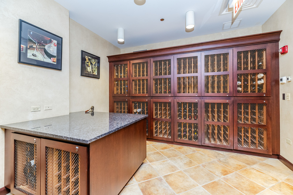 21 E Huron Street - Photo 91