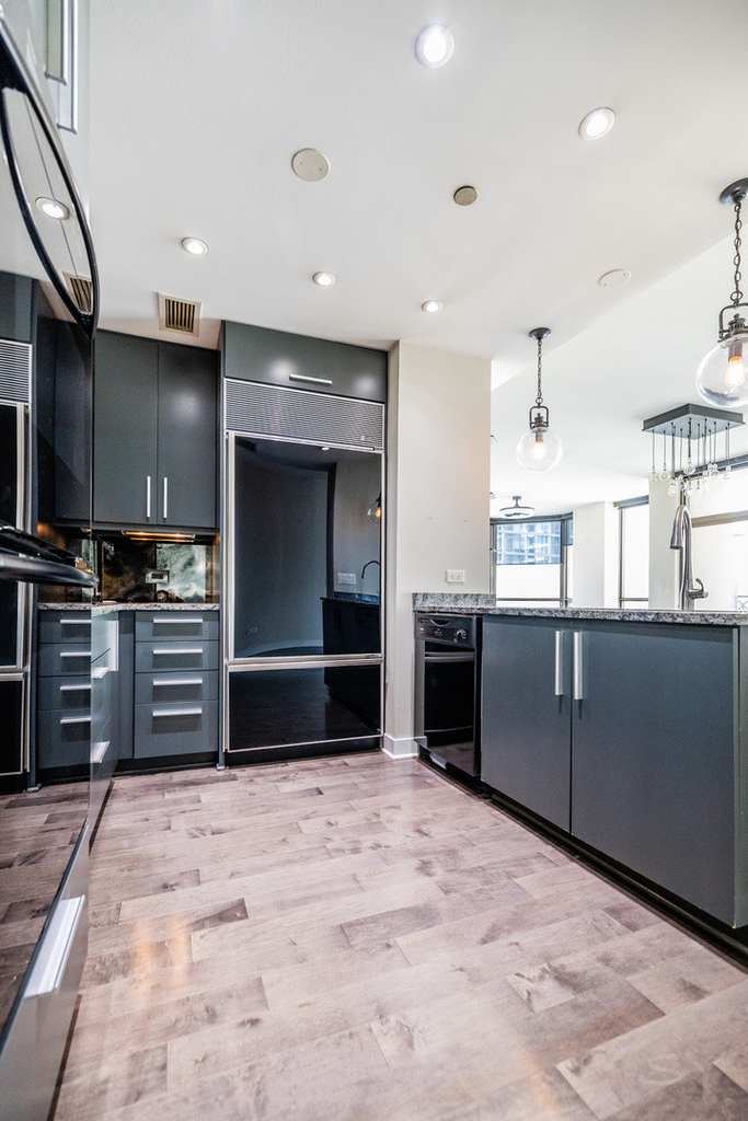 21 E Huron Street - Photo 17