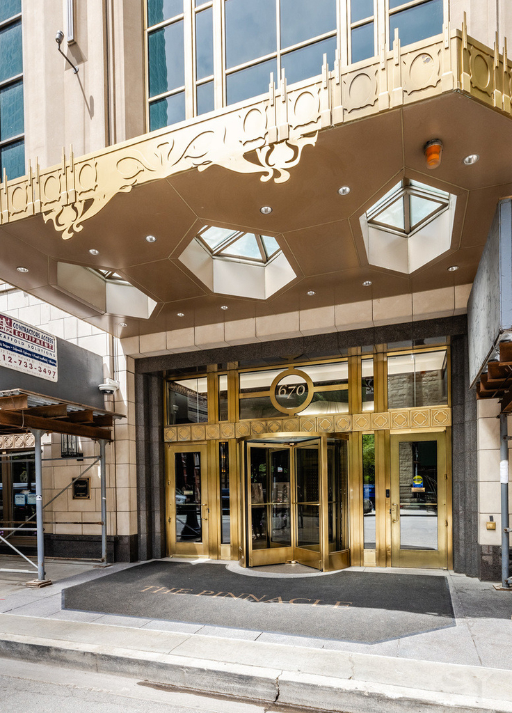 21 E Huron Street - Photo 1