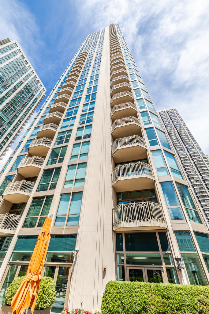 21 E Huron Street - Photo 74