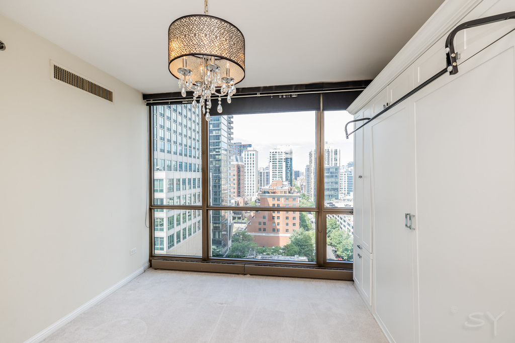 21 E Huron Street - Photo 39