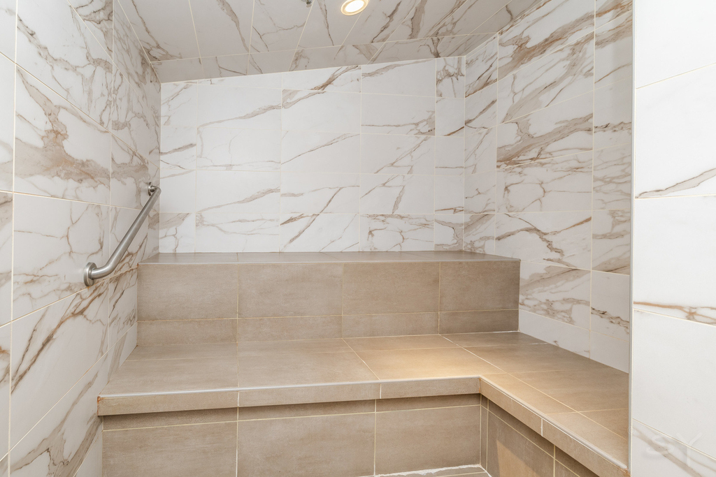21 E Huron Street - Photo 64