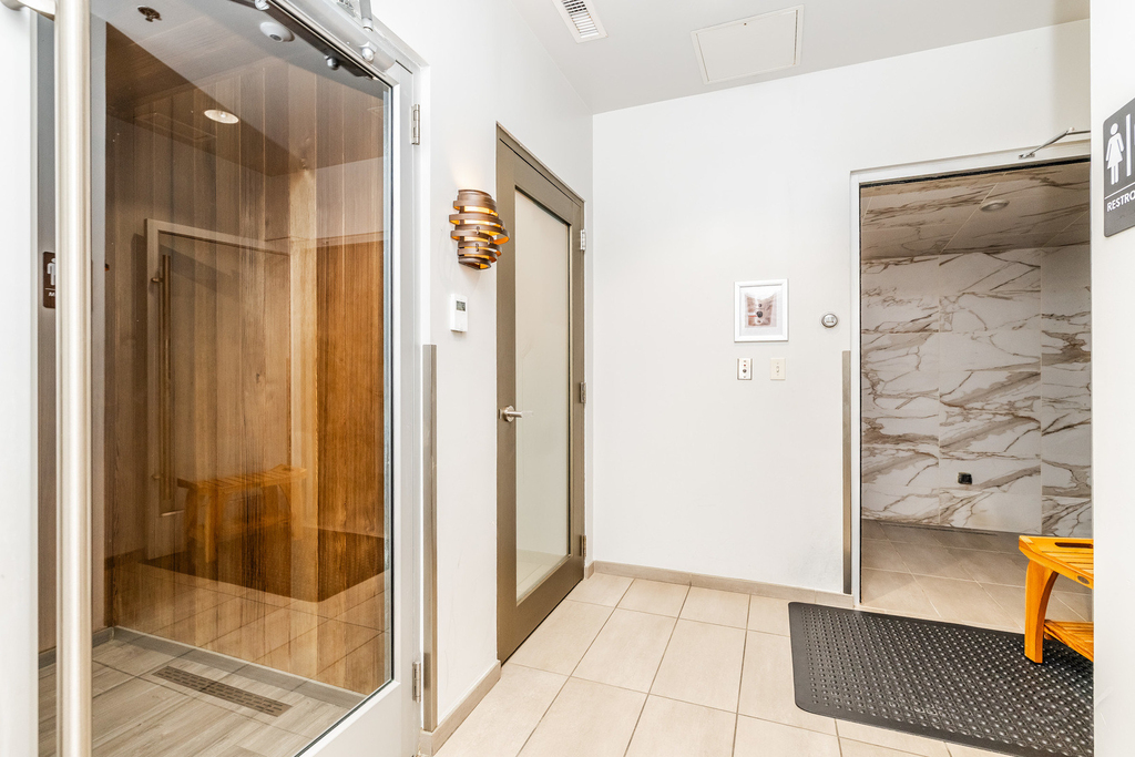 21 E Huron Street - Photo 63