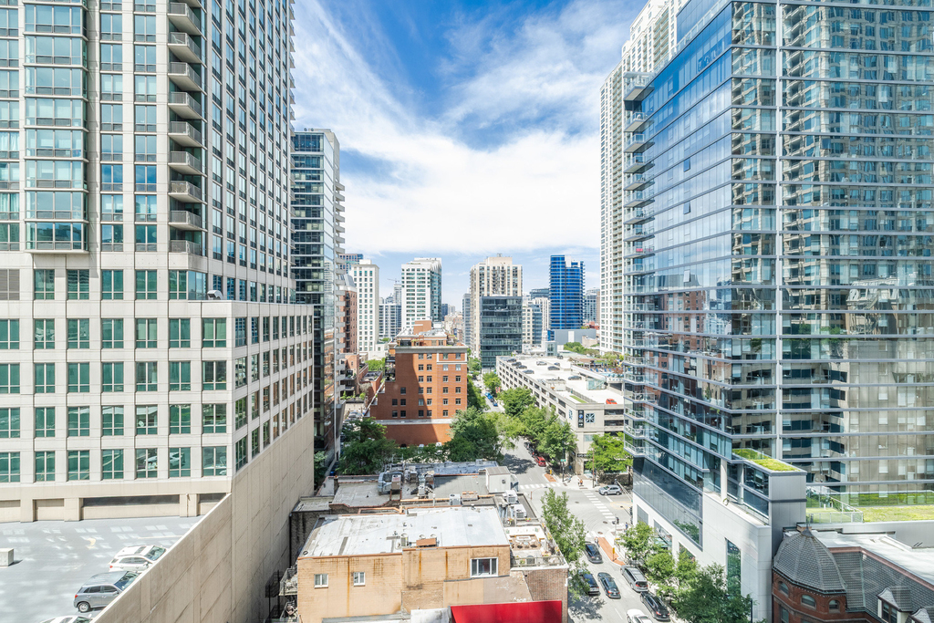 21 E Huron Street - Photo 54
