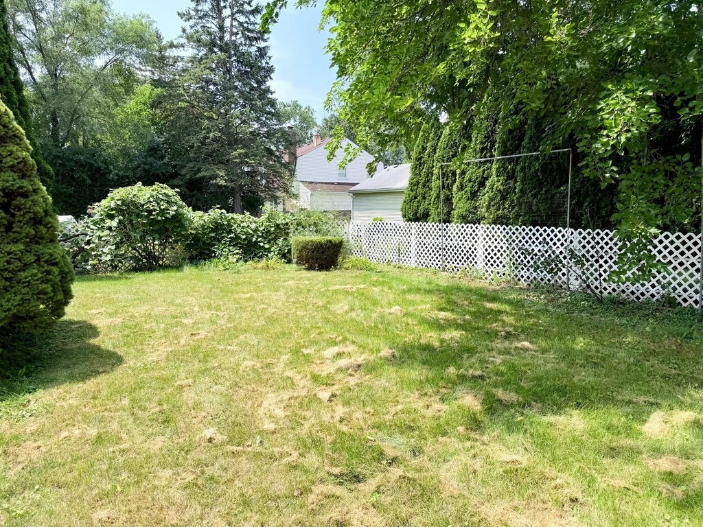 10 Mayflower Road - Photo 19